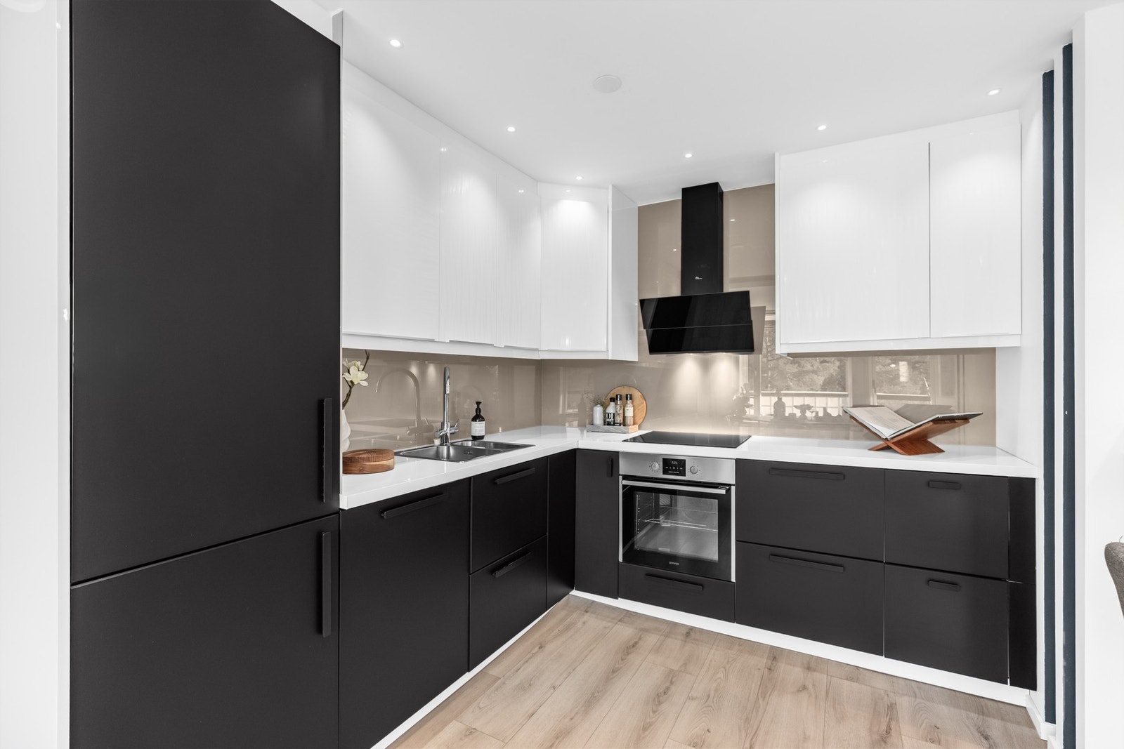 Hvitevarer fra Gorenje, Electrolux og Scandomestic. Waterguard med lekkasjestopp er også montert Galleribilde