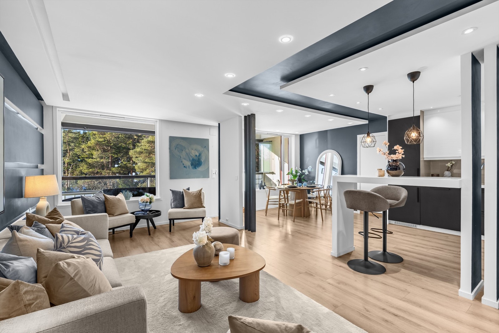 Dette er en leilighet for deg som ønsker det lille ekstra - her kan vi friste med god standard, oppgraderte kvaliteter og perfekt beliggenhet mot marka Galleribilde