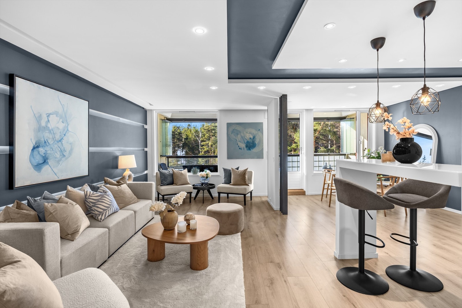 Leilighetens utforming og fargevalg gir deg et meget godt førsteinntrykk Galleribilde