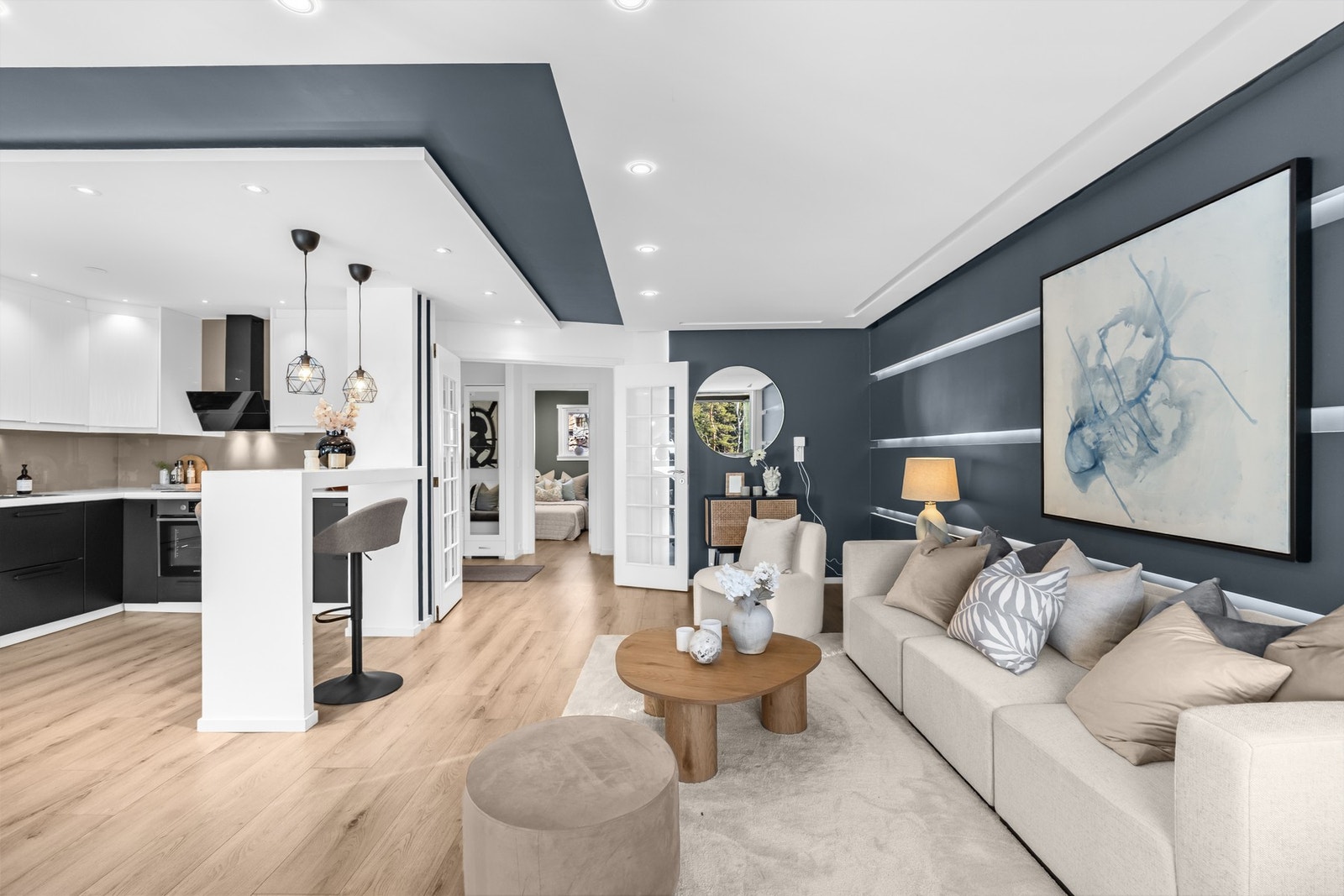 Oppgradert kjøkken med barløsning Galleribilde