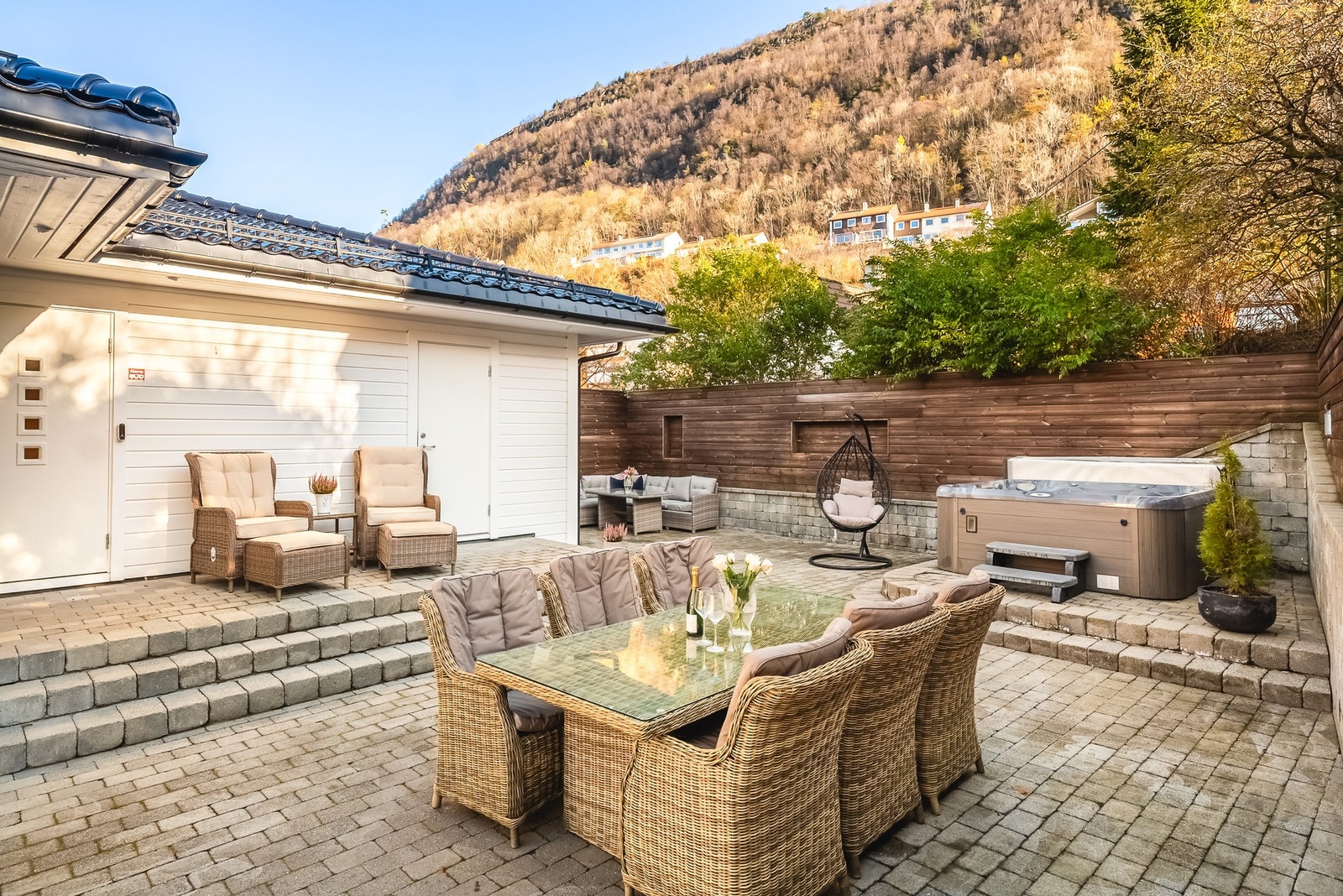 Nydelig enebolig oppført i 2015 med hybelleilighet (ikke godkjent). Galleribilde