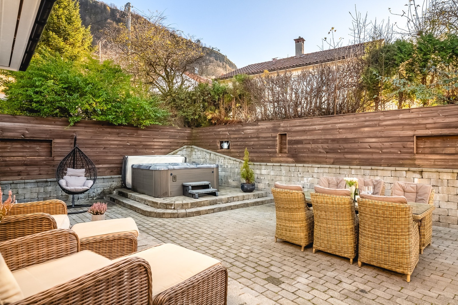 Her kan det møbleres med jacuzzi, grill og sofa/sittegruppe. Galleribilde