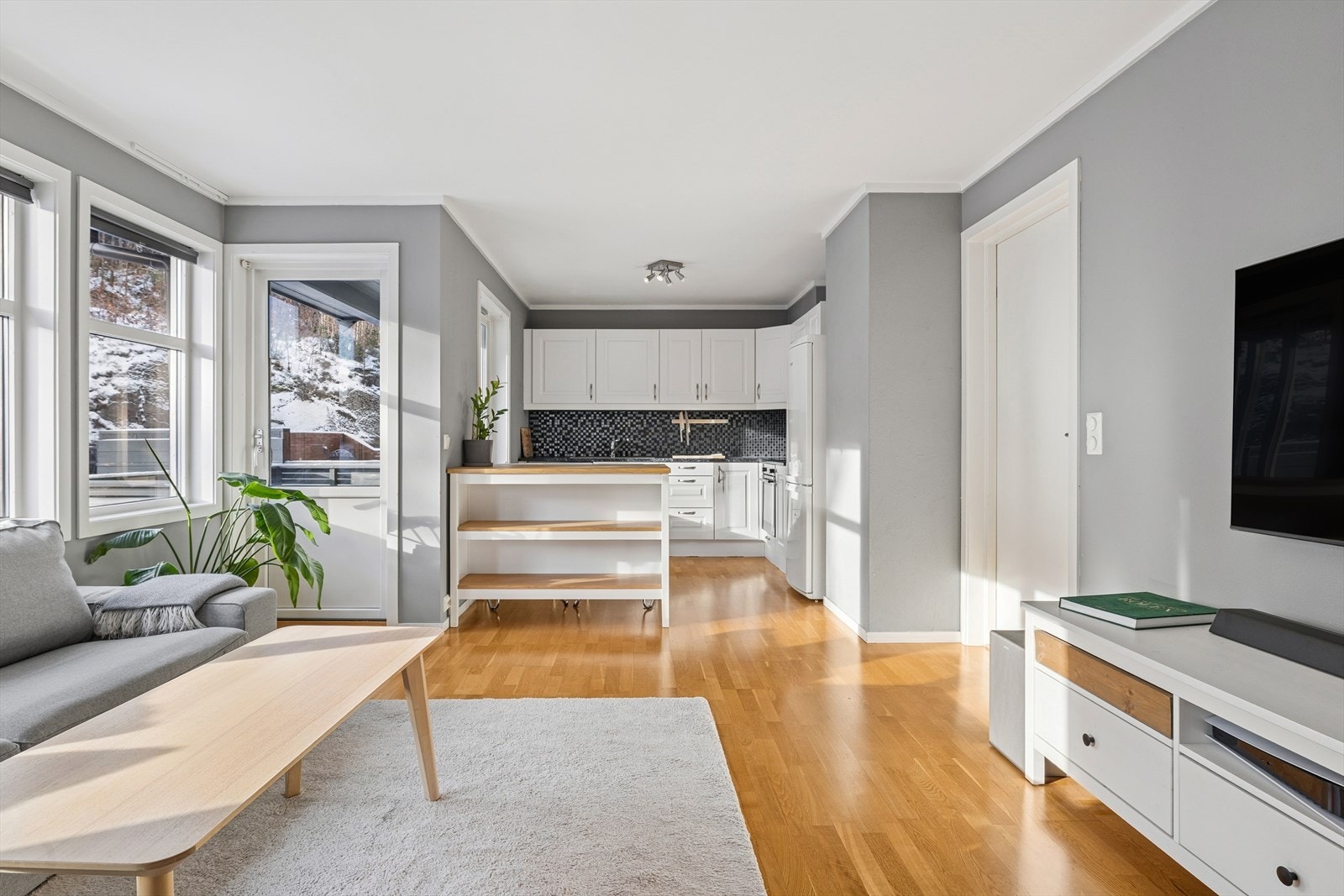 Lys og tidløst tre-stavsparkett på gulv Galleribilde