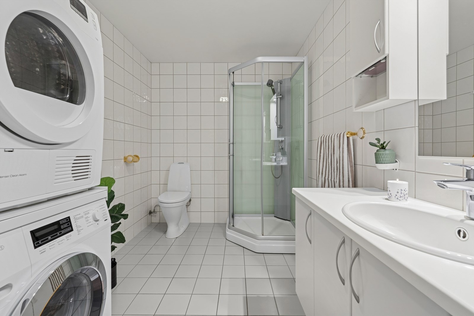 Helfliset delikat baderom. Galleribilde