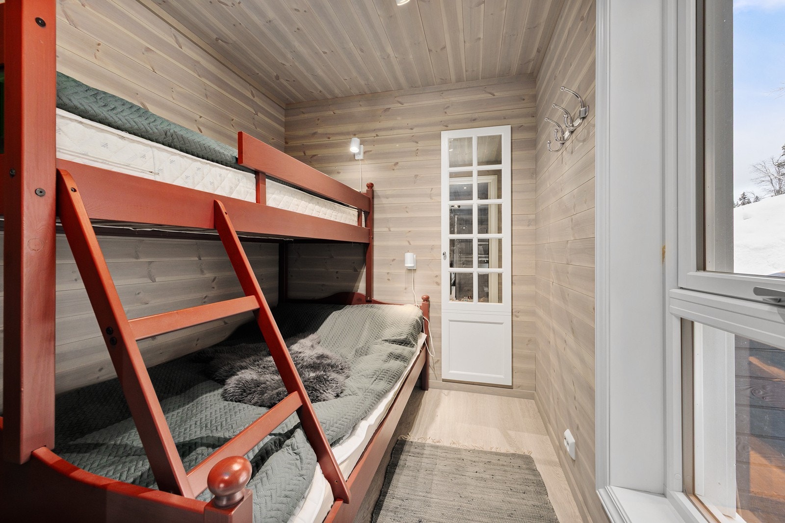 Soverommene er også av god størrelse og er innredet med køyesenger. Galleribilde