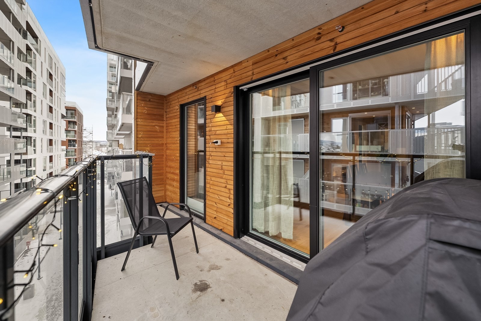 En moderne og lekker hjørneleilighet i byggets 4. etasje! Galleribilde