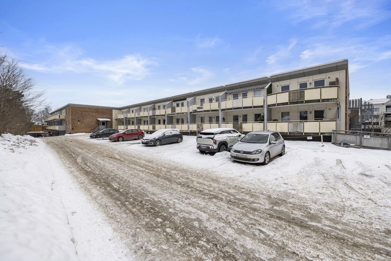 Dagligvarehandelen er enkel med både Coop Extra og Kiwi innen gangavstand. Galleribilde