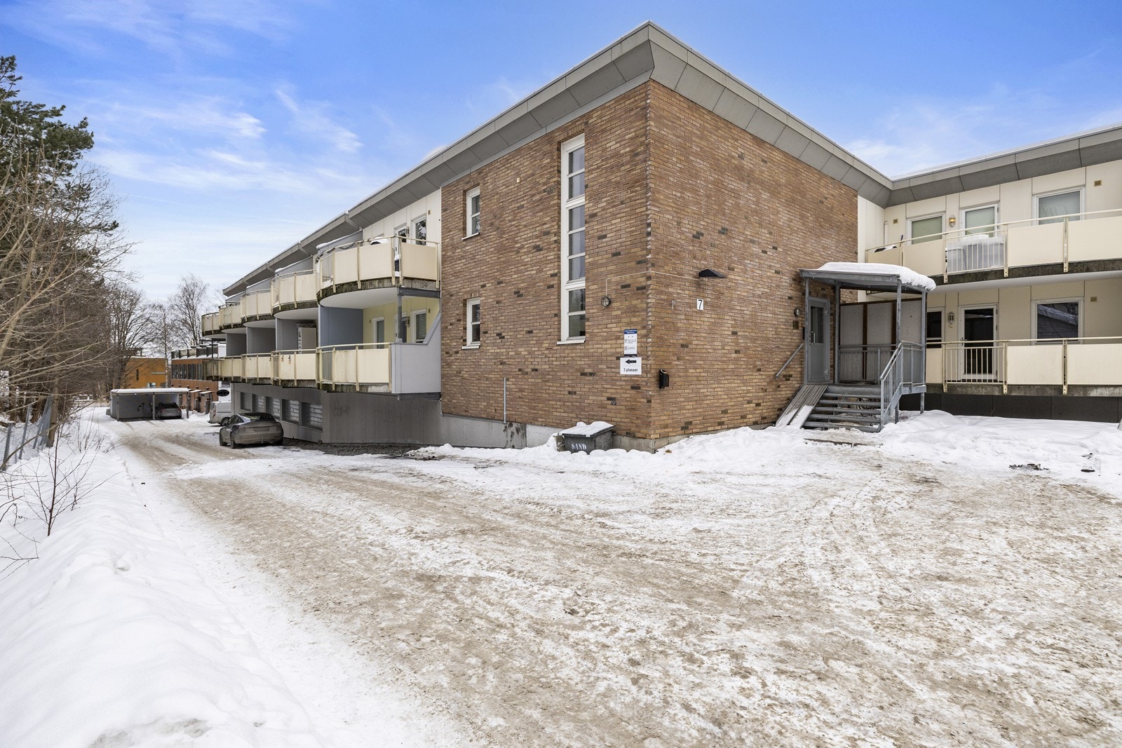 Med Strømmen stasjon kun 8 minutter unna, er det enkel tilgang til offentlig kommunikasjon. Galleribilde