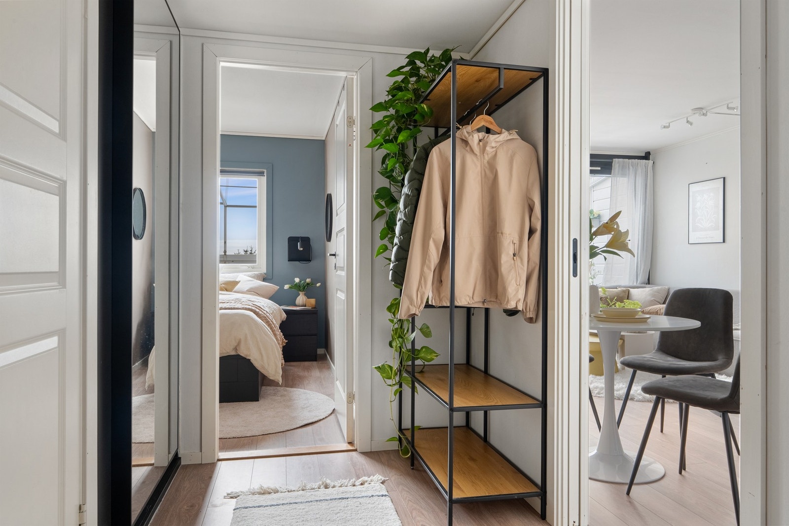 Romslig entré på 5,1 kvm. Galleribilde