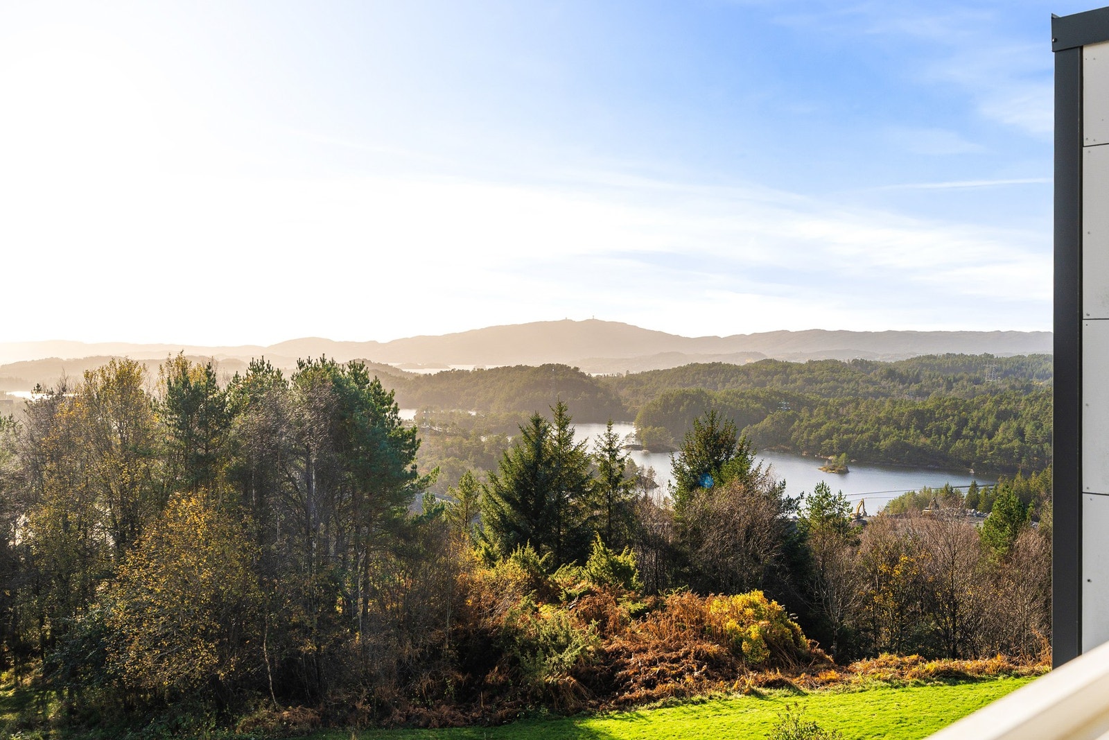 Fra balkongen har man nydelig utsikt. Galleribilde