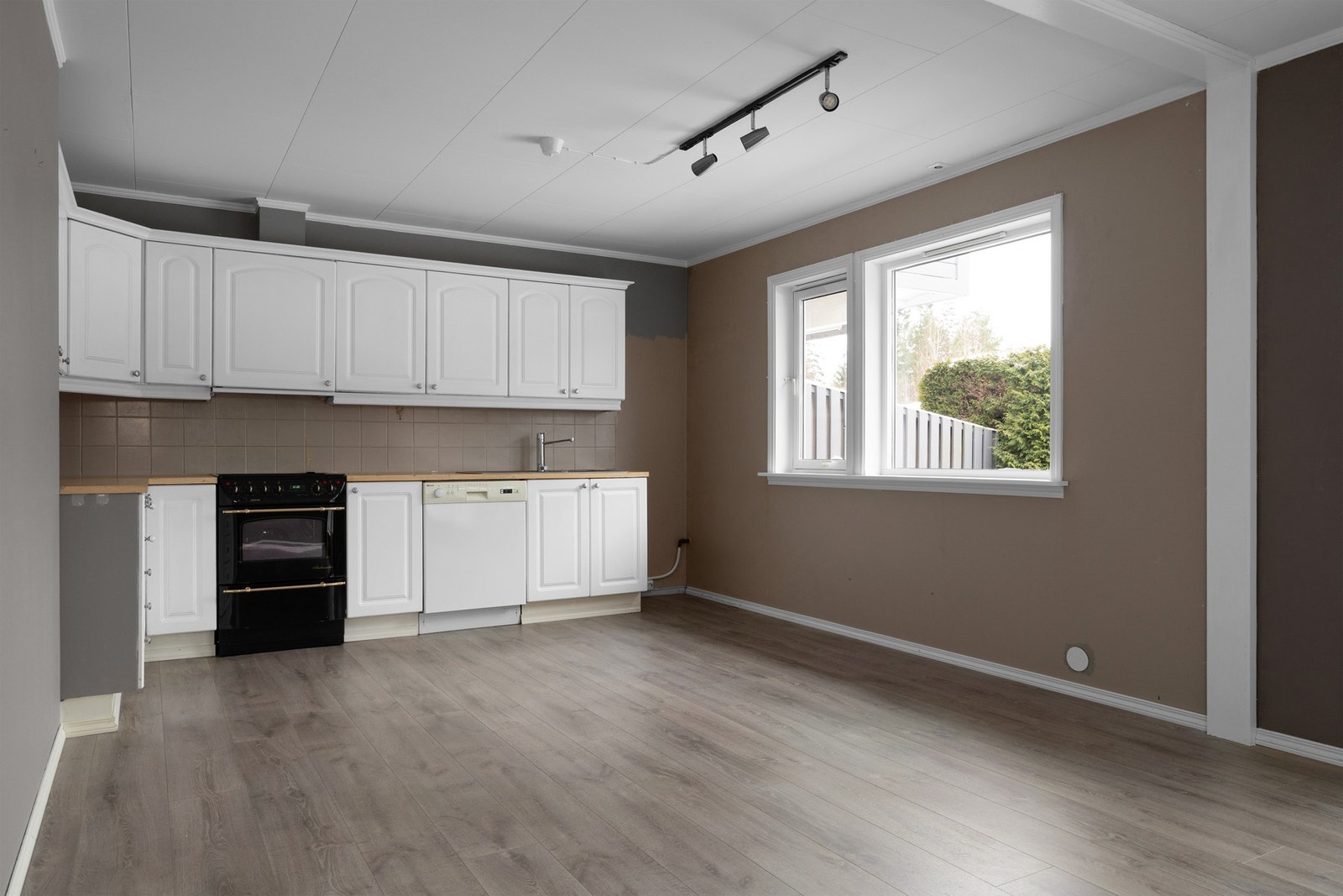 Kjøkkeninnredning fra byggeåret Galleribilde