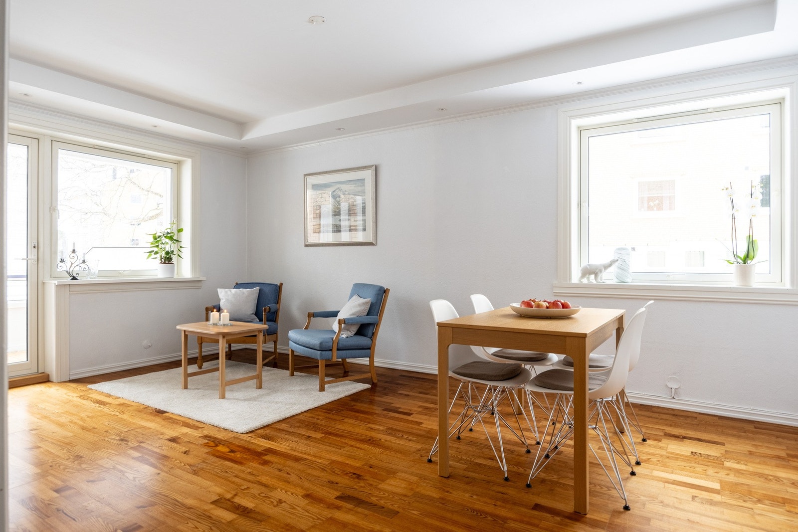 Stuen har nyere spotligths fra 2024. Galleribilde