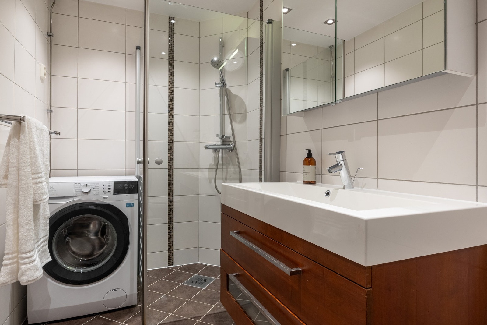 Badet har opplegg for vaskemaskin. Galleribilde