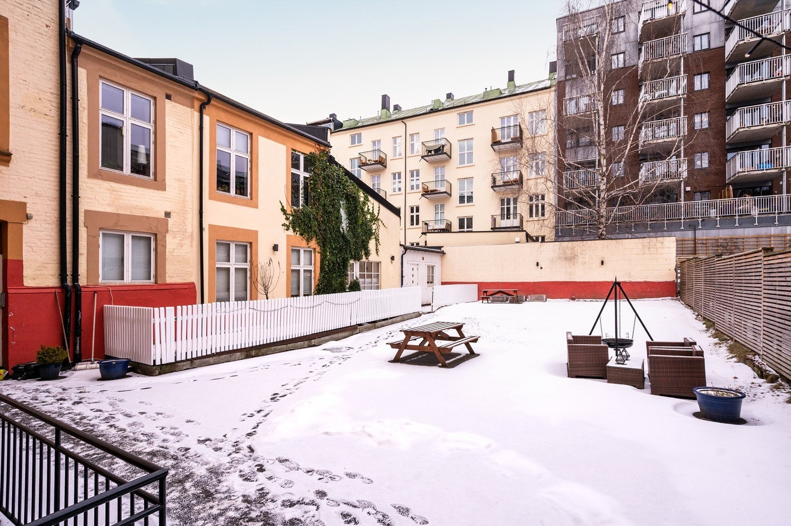 Hyggelig felles bakgård Galleribilde