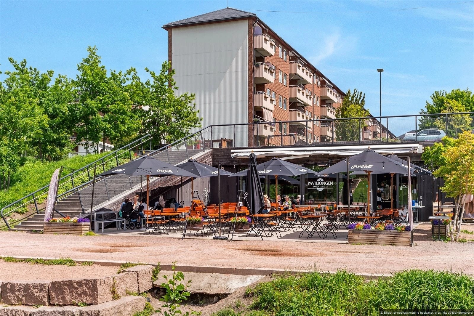 Paviljongen i Bjerkedalen Park en en trivelig bistro og cafe. Galleribilde