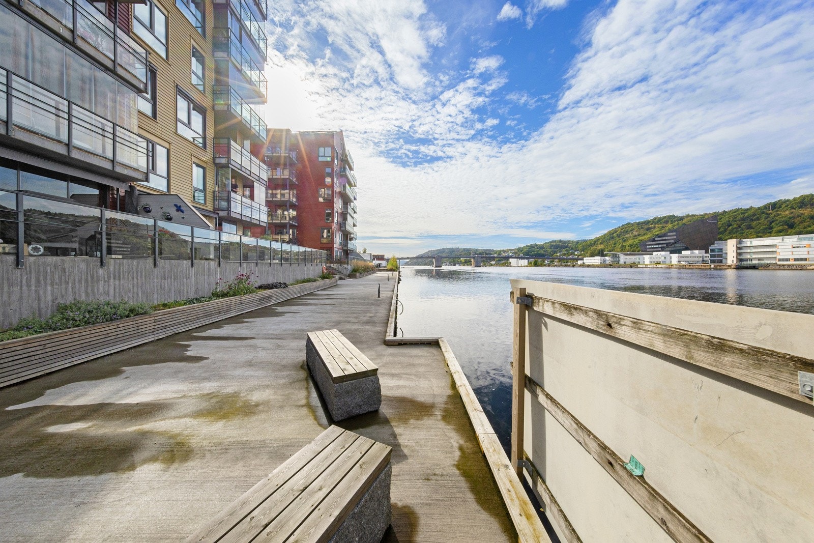 Elveprommenaden Galleribilde