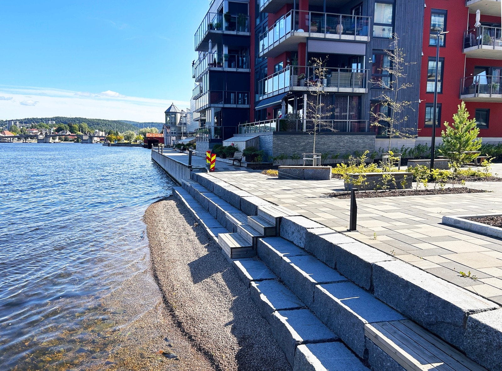 Det jobbes med å få til et bryggeanlegg hvor beborerne gjennom en båtforening kan eie og drifte plassene. Galleribilde