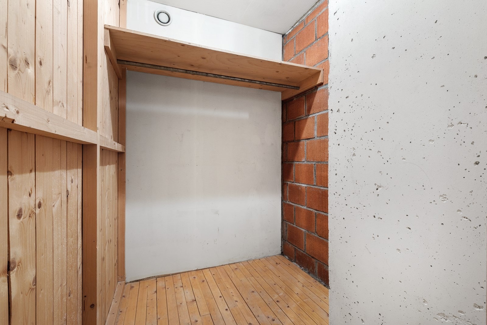 Ekstra oppbevaringsmuligheter med loftsbod og kjellerbod. Galleribilde