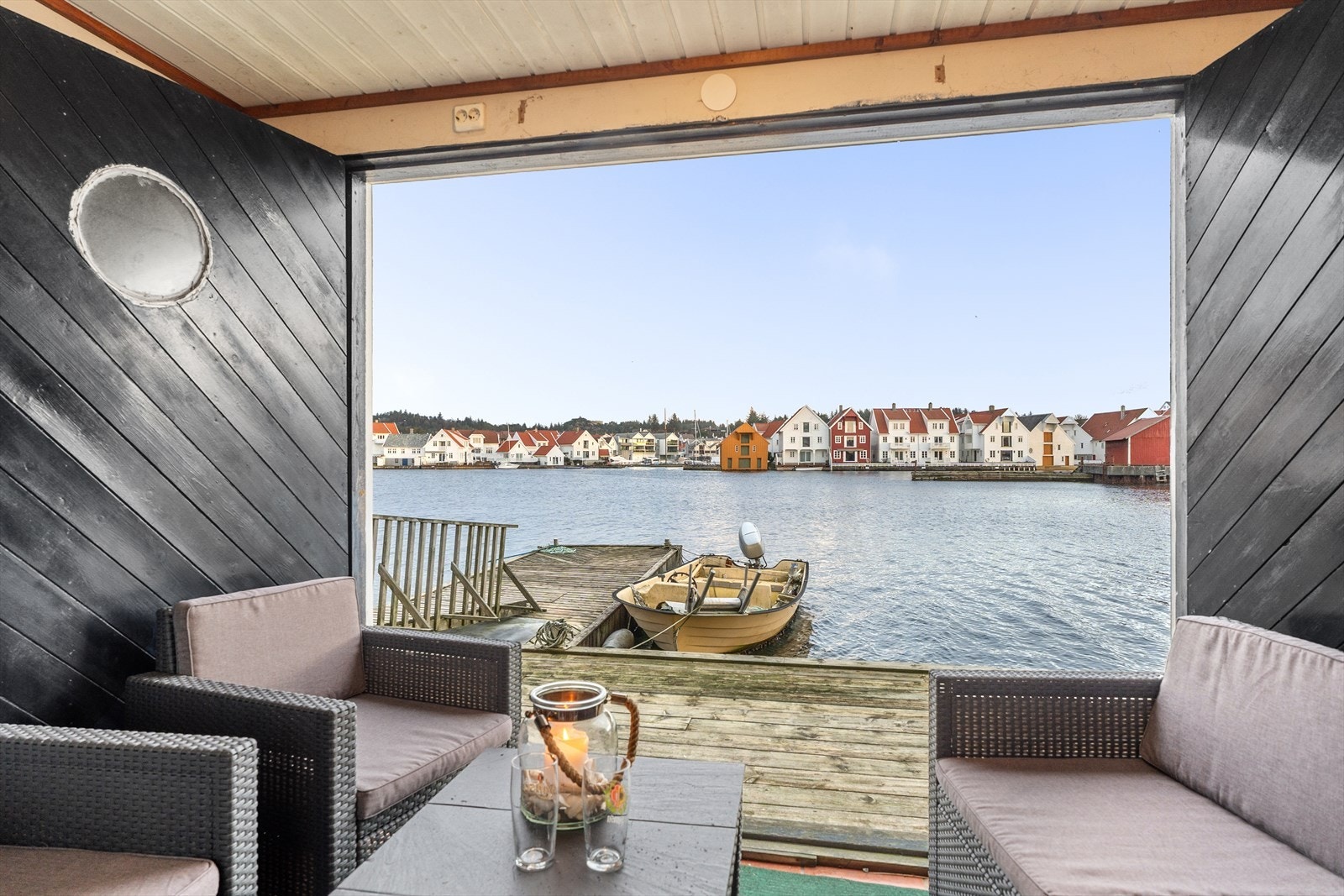 Store dører ut til kaien Galleribilde