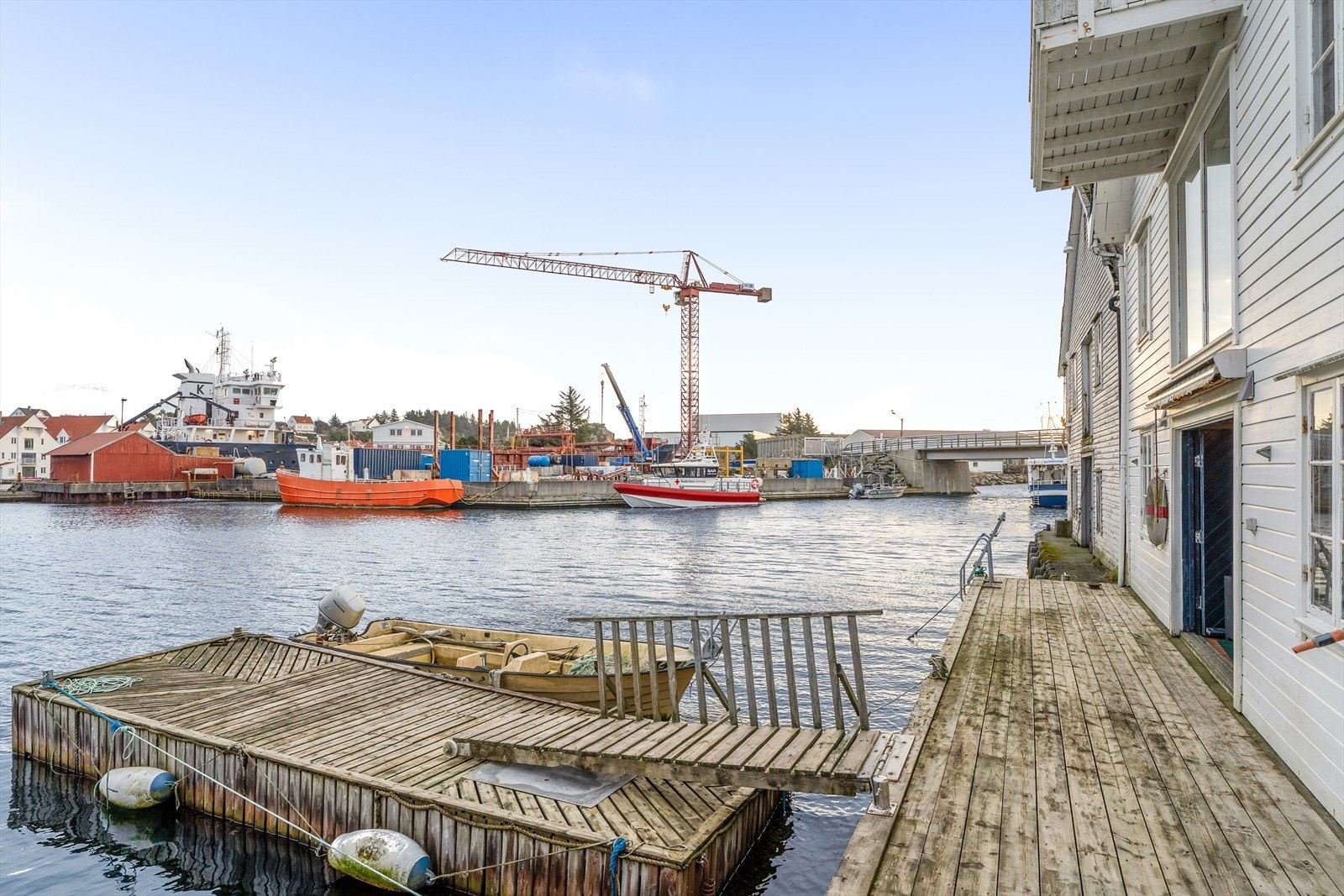 Kai med egen flytebrygge Galleribilde