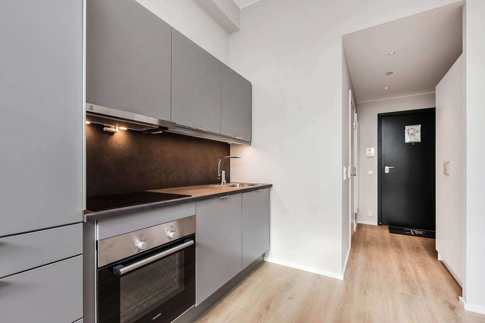 Alt av kjøkken hvitevarer medfølger Galleribilde