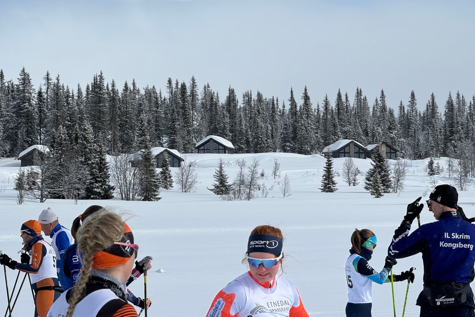 Jomfruslettfjellet rundt arrangeres årlig, starten går foran Langtjedn hyttegrend. Det er også barneskirenn hver påske. Se mer på www.langtjedn.no Galleribilde