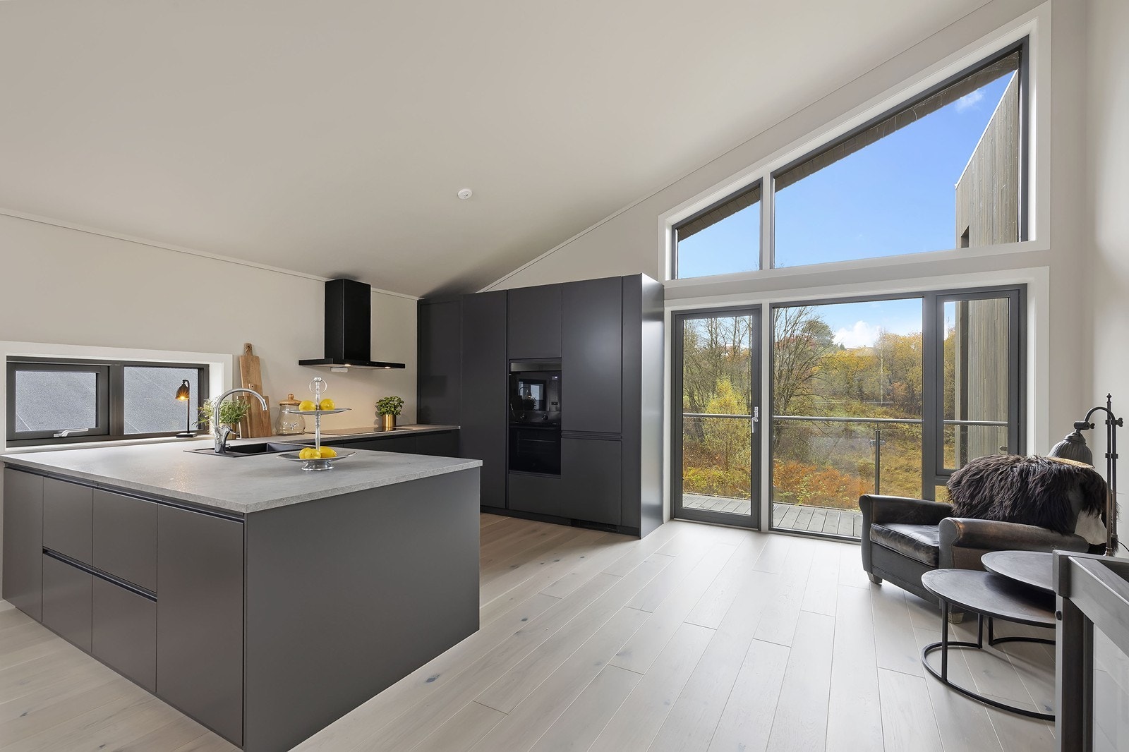 Ved kjøkkenet er det utgang til østvendt balkong med morgensol Galleribilde