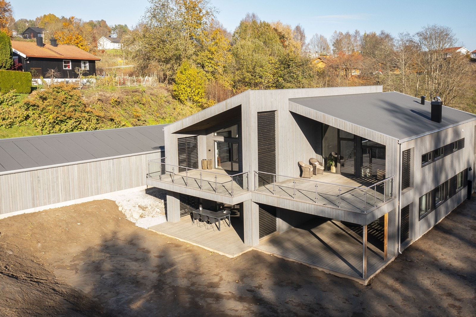 Uteområdet er under opparbeidelse, plen skal såes på hageparseller/fellesområder Galleribilde