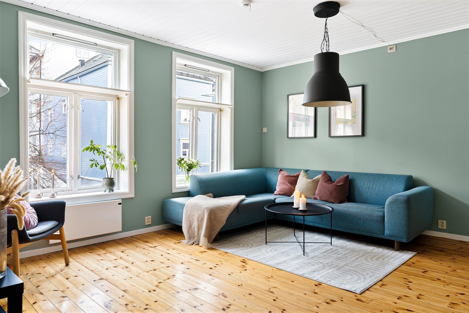 Velkommen til Øvre Møllenberg gate 58A og en sjarmerende 4-roms med attraktiv beliggenhet på Møllenberg! (Foto: Max Stenberg - Grattis foto) Galleribilde