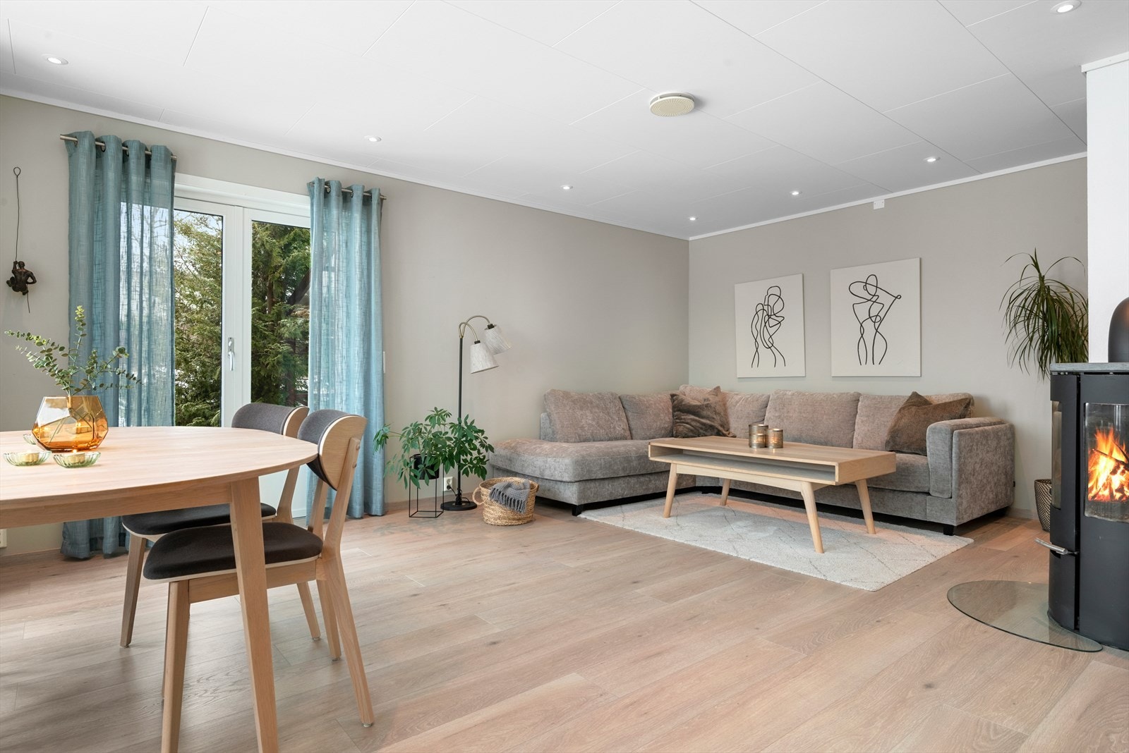 Fra stuen har man direkte utgang til en romslig terrasse på ca. 31 kvm. Galleribilde