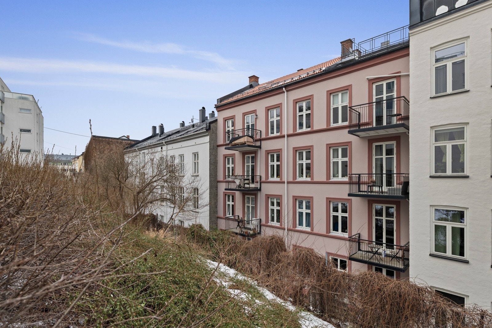 Fasaden og taket ble totalrenovert i 2025. Galleribilde