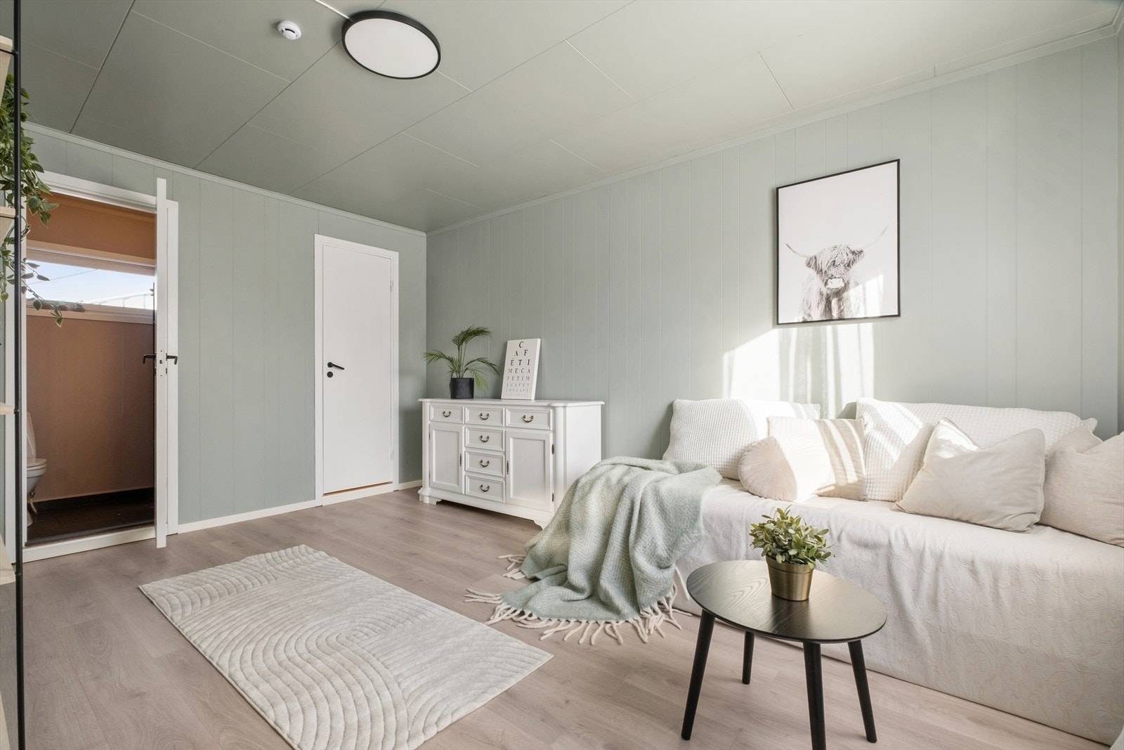 Soverommene har en god størrelse med plass til seng og ønsket møblering. Galleribilde