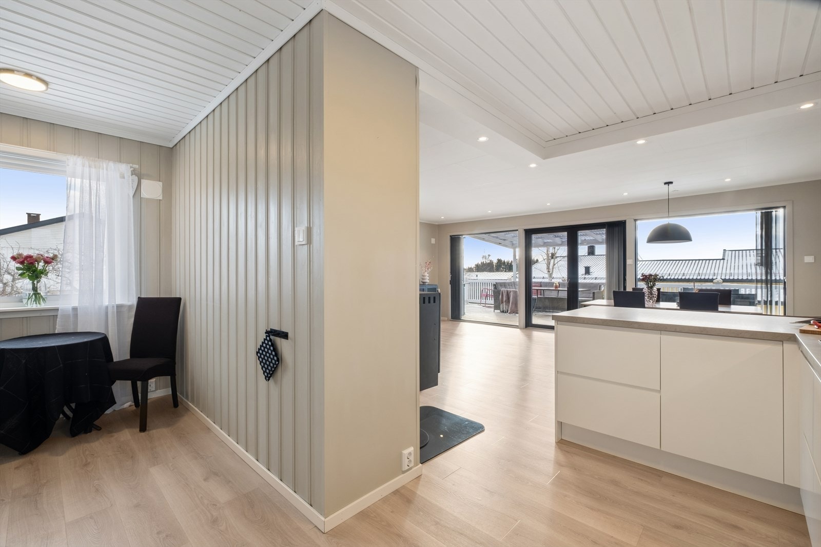 Boligen har en gjennomtenkt planløsning som binder de ulike sonene godt sammen. Galleribilde