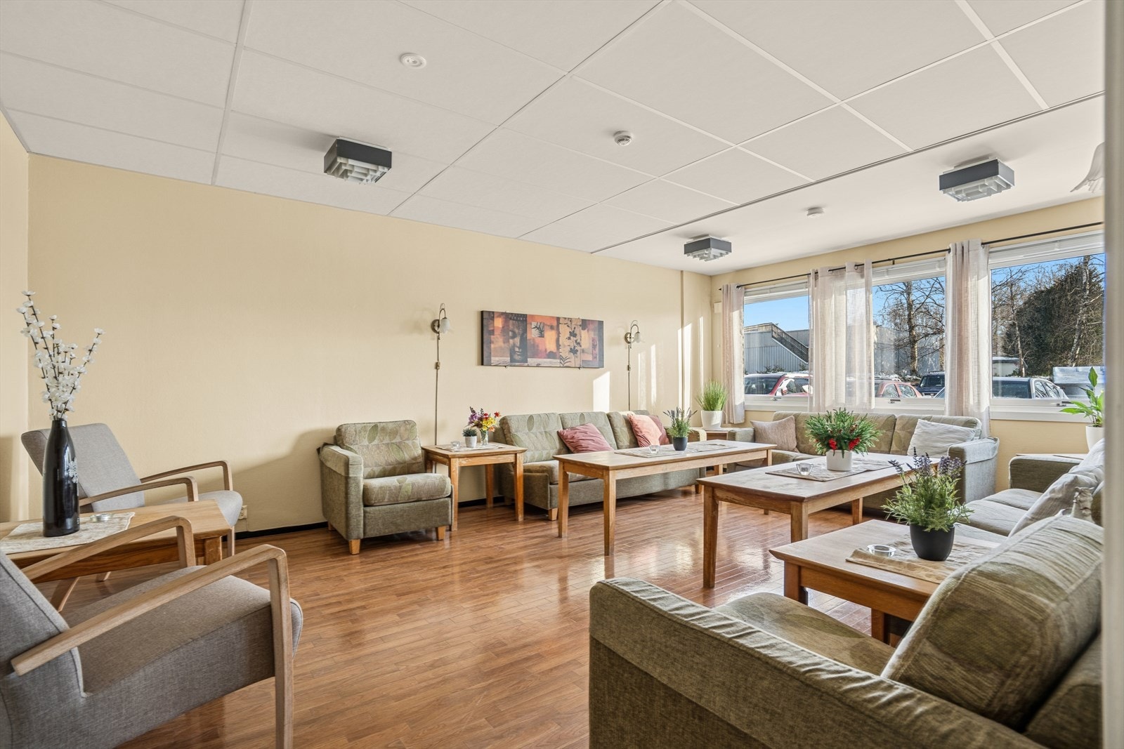 Borettslaget har fellesarealer som kan leies - her fra fellesstuen. Galleribilde