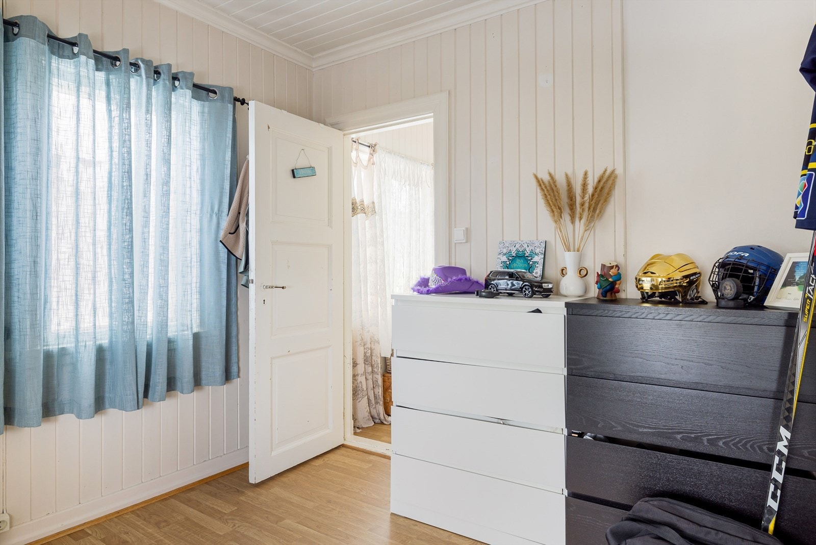 Rommet er ikke godkjent til varig opphold. Se punktet "Ferdigattest" i salgsoppgaven. Galleribilde