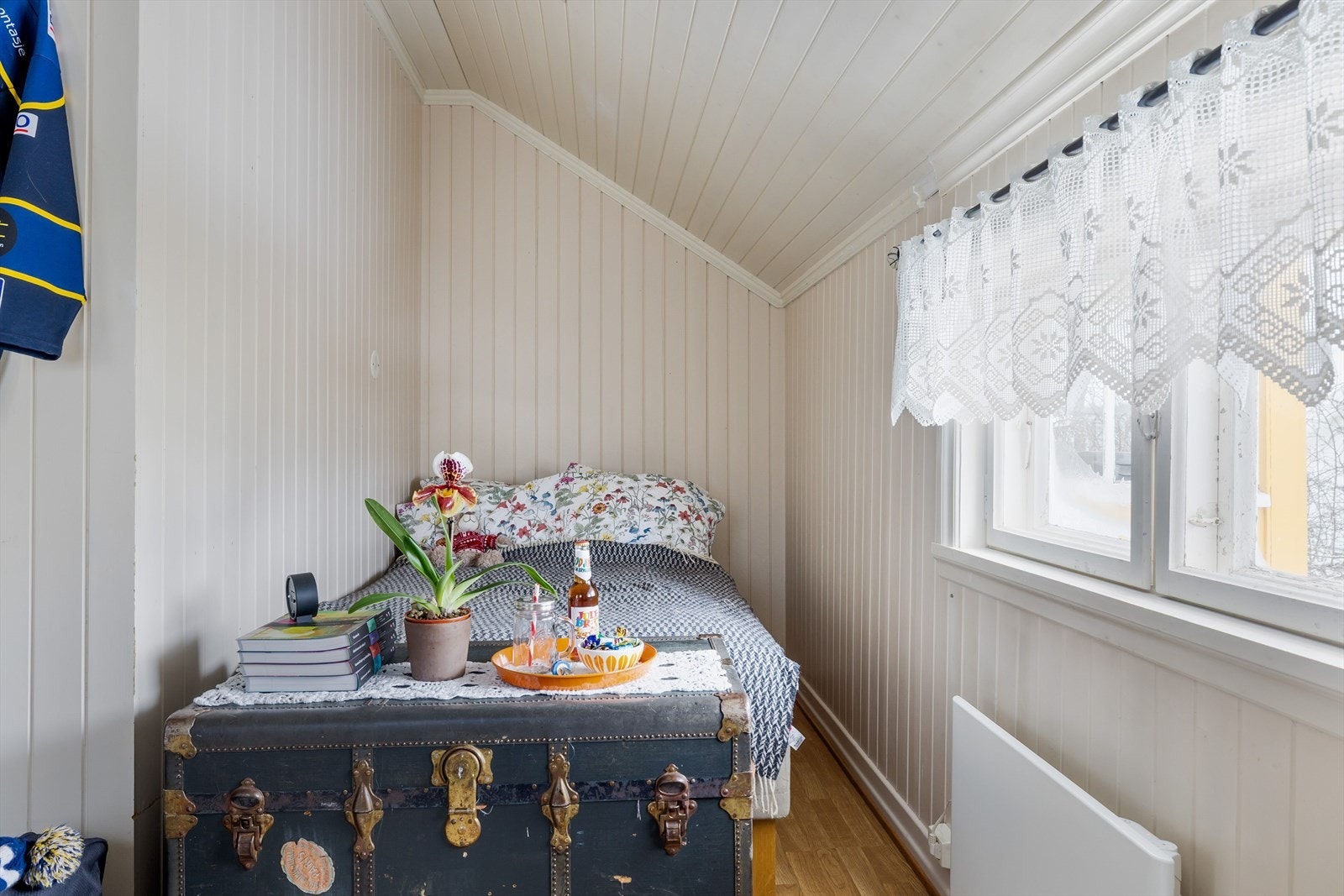 Rommet er ikke godkjent til varig opphold. Se punktet "Ferdigattest" i salgsoppgaven. Galleribilde