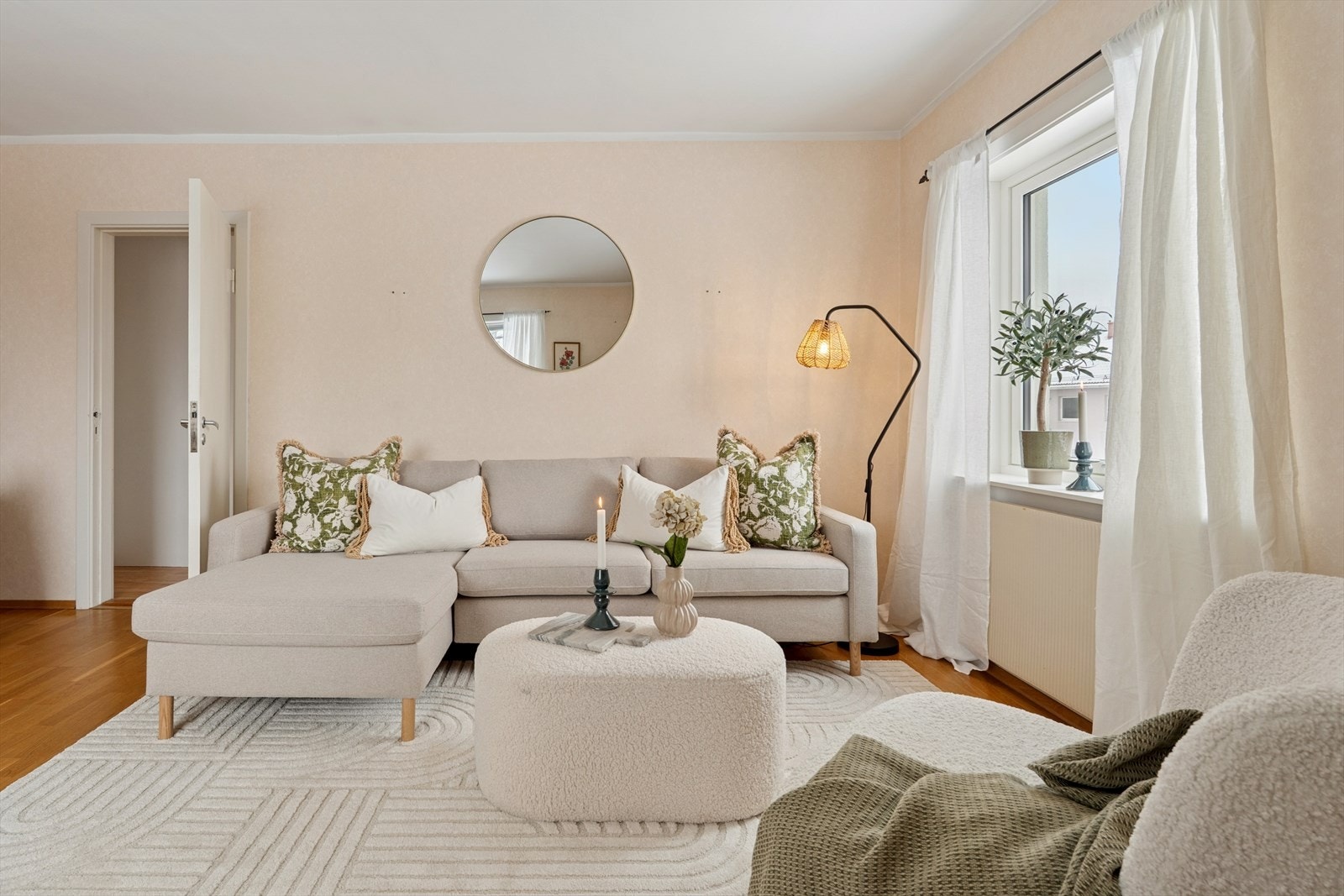 DNB Eiendom ved Veronika Bjønnes har gleden av og presentere Syd Georgiagata 3C, en 4-roms andelsleilighet i nær sentrum. Galleribilde