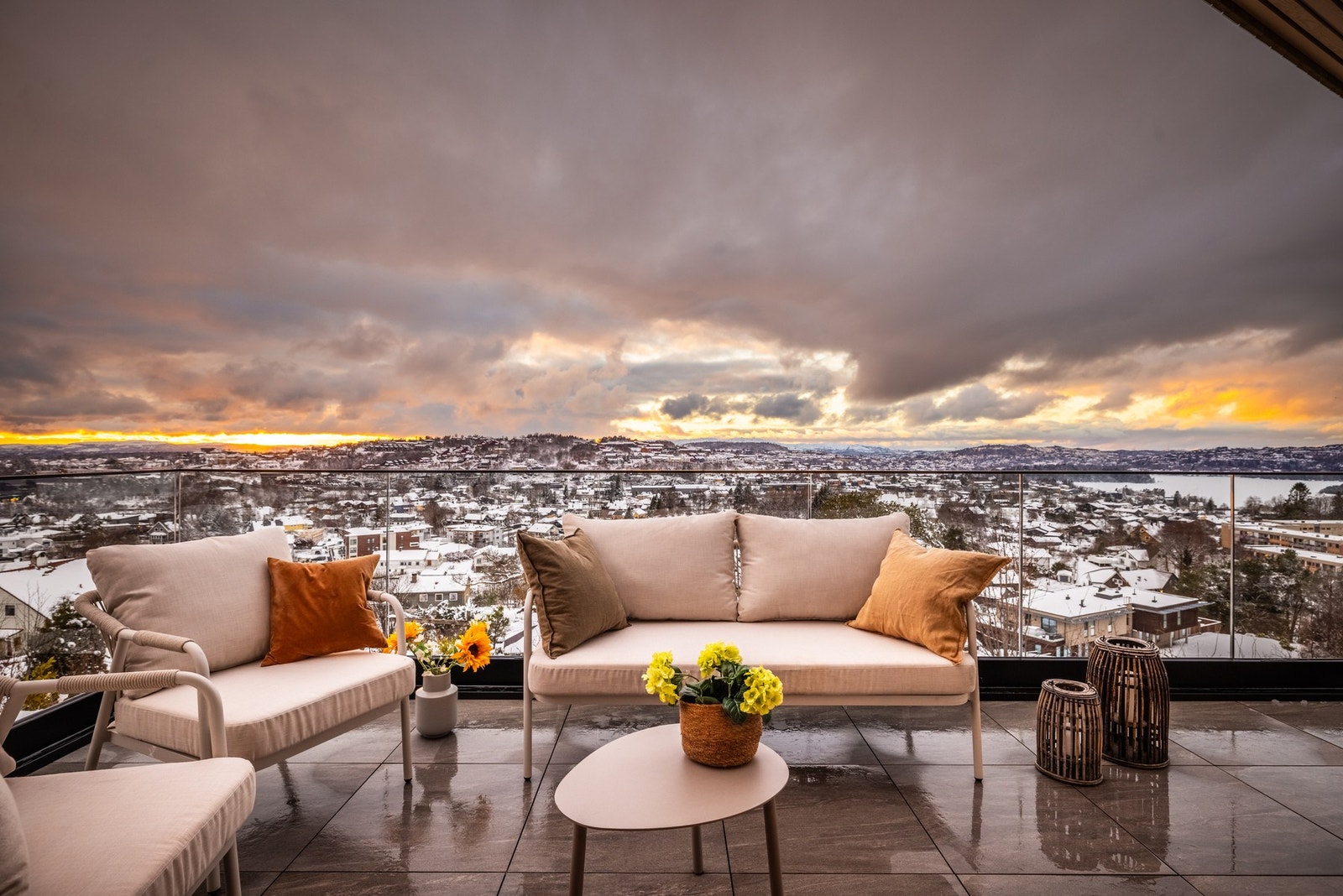 180 graders panoramautsikt fra stue og terrasse. Galleribilde