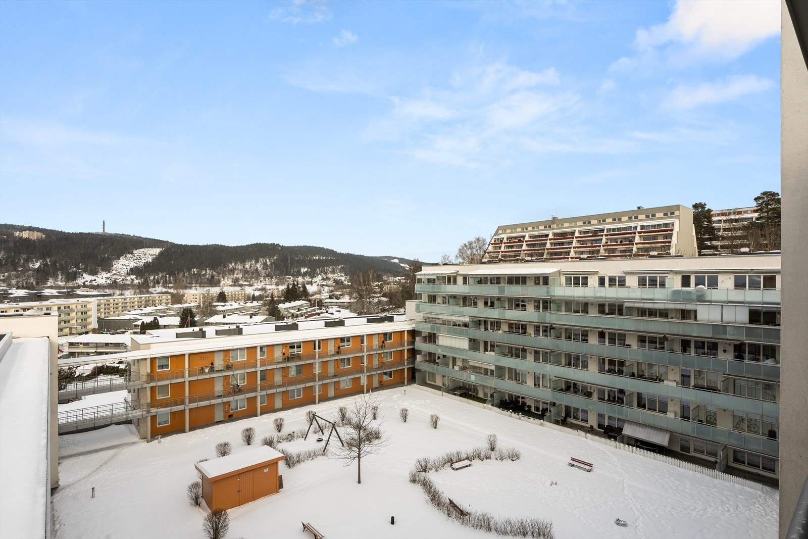 Skjermet atrium/bakgård Galleribilde
