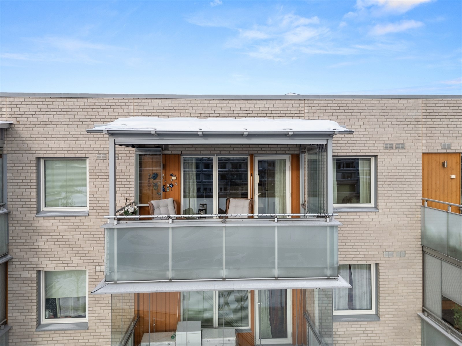 Leiligheten ligger fint til på toppen i 6.etasje med direkte heisadkomst fra garasjen Galleribilde