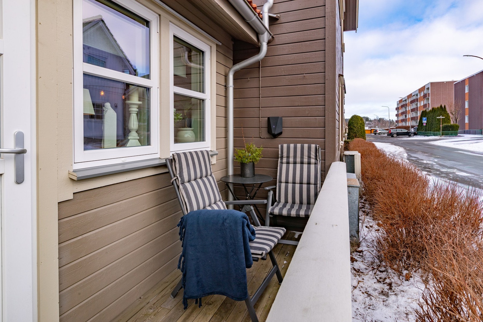 Det er montert elbillader. Parkering ihht kommunens regler. Galleribilde