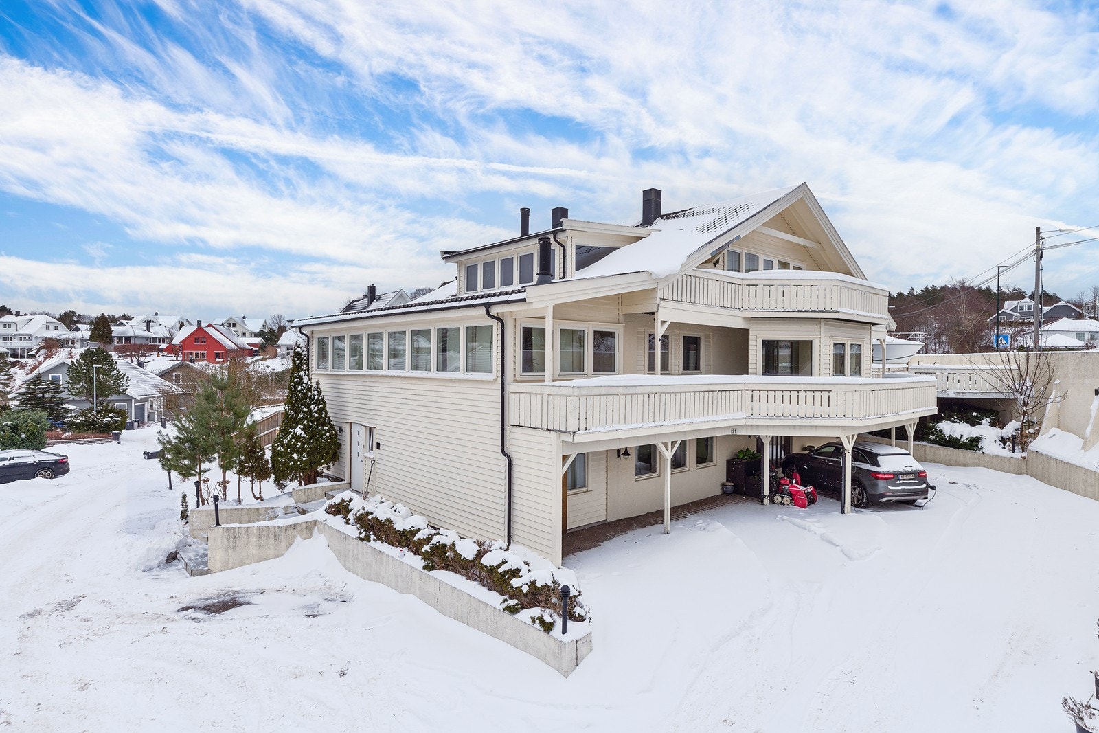 Velkommen til Korsvikkilen 21! Boligen er presentert av Andre Sandvik v/Aktiv Eiendomsmegling avd. Kristiansand. Foto: Ivars Upe Galleribilde