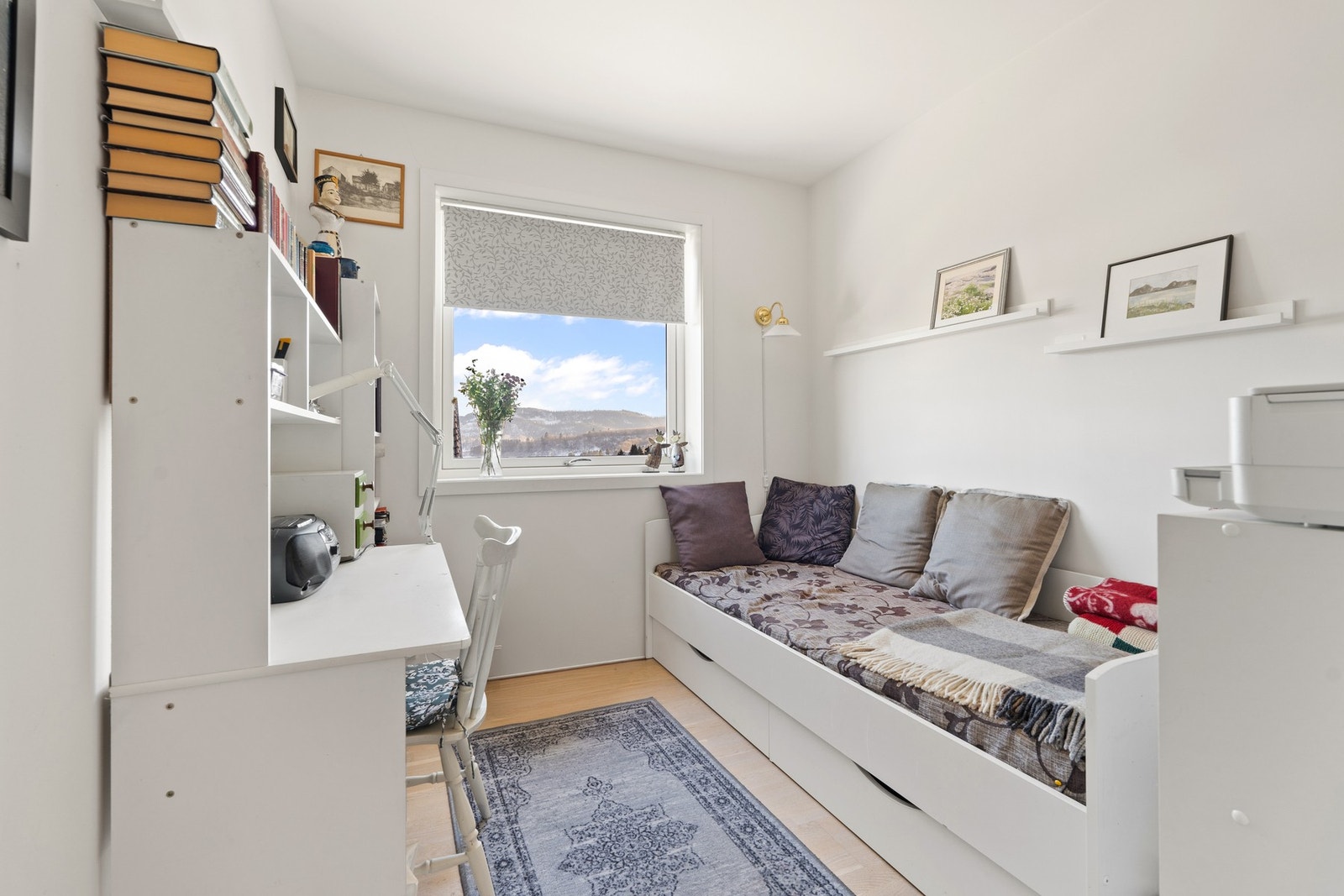 Fra soverommene har man fin utsikt over Sjetnemarka. Galleribilde