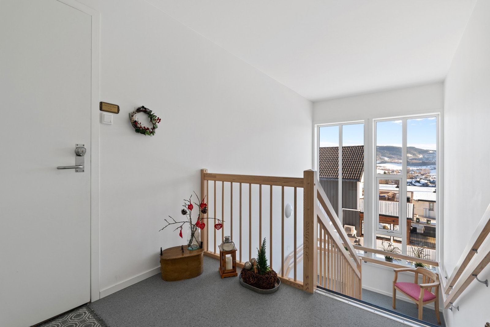 Innvendig trapp for tilgang til leiligheten. Galleribilde