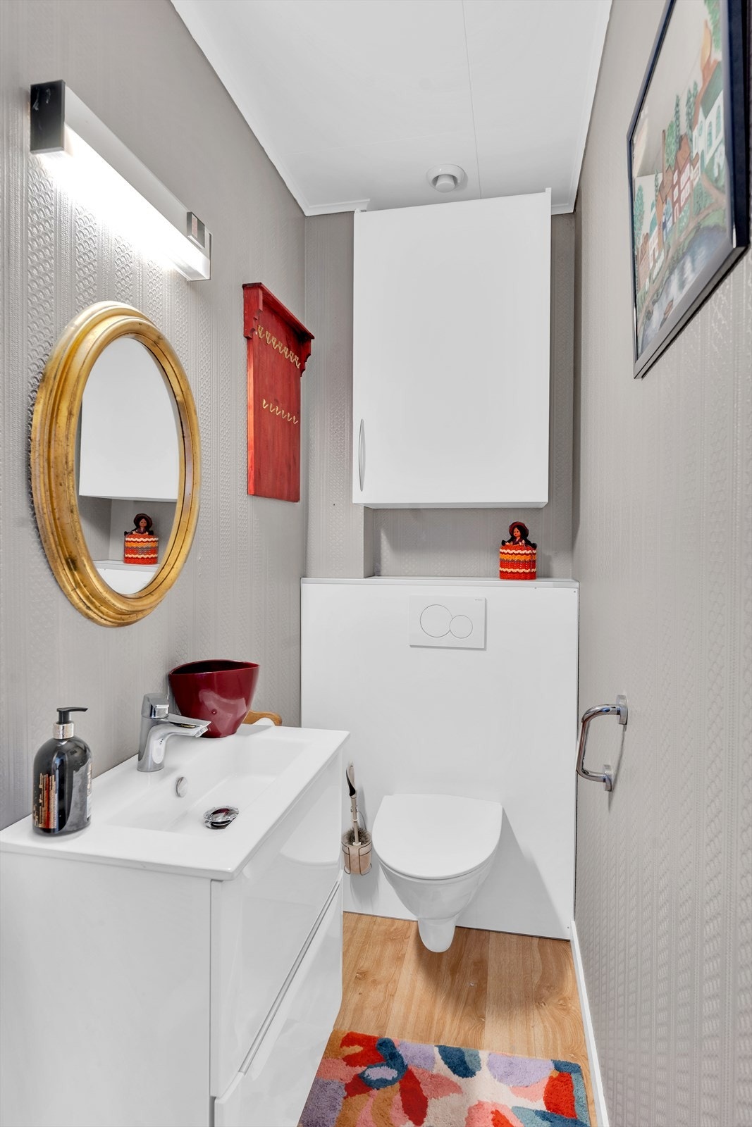 Toalettrom- beliggende på boligens øvre plan. Galleribilde