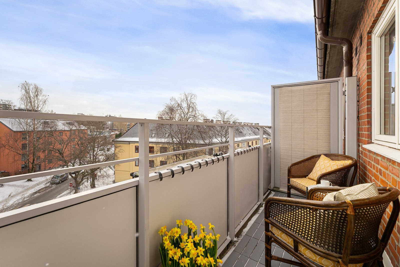 Leiligheten ligger høyt og luftig med en balkong på litt over 4 kvm. Galleribilde