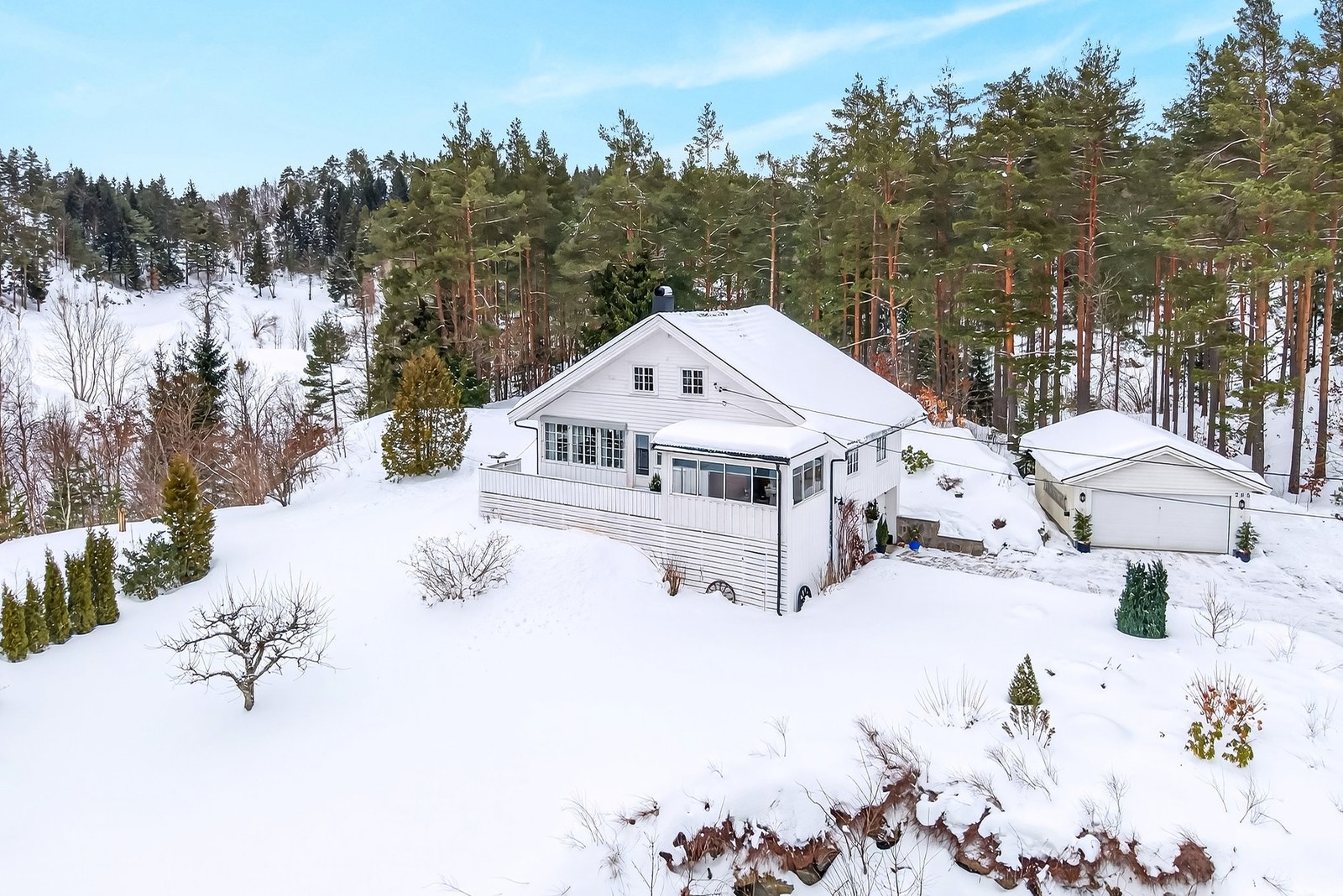 Velkommen til Messelveien 265- Presentert av Adrian Hamre Evensen v/Meglerhuset & Partners Arendal! Galleribilde