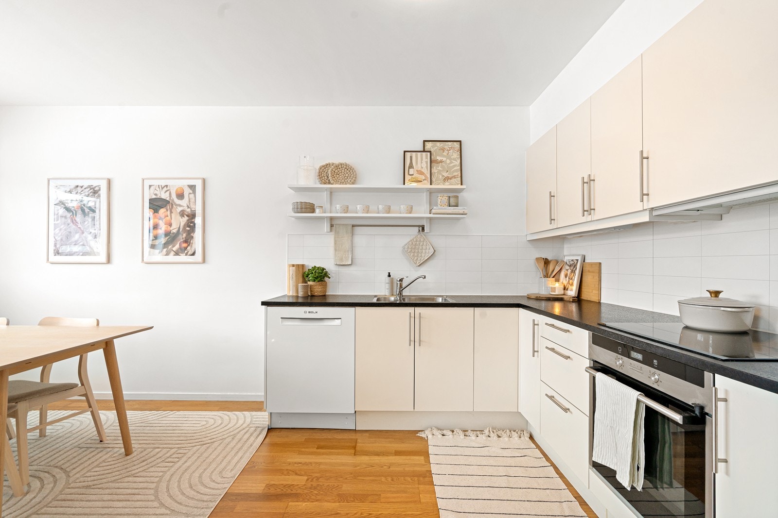 God oppbevaringsplass i over- og underskap Galleribilde