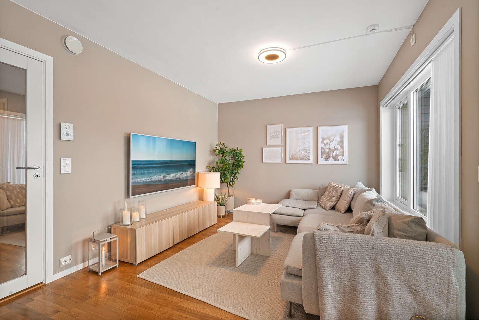 Vegger malt i moderne og delikate fargevalg Galleribilde