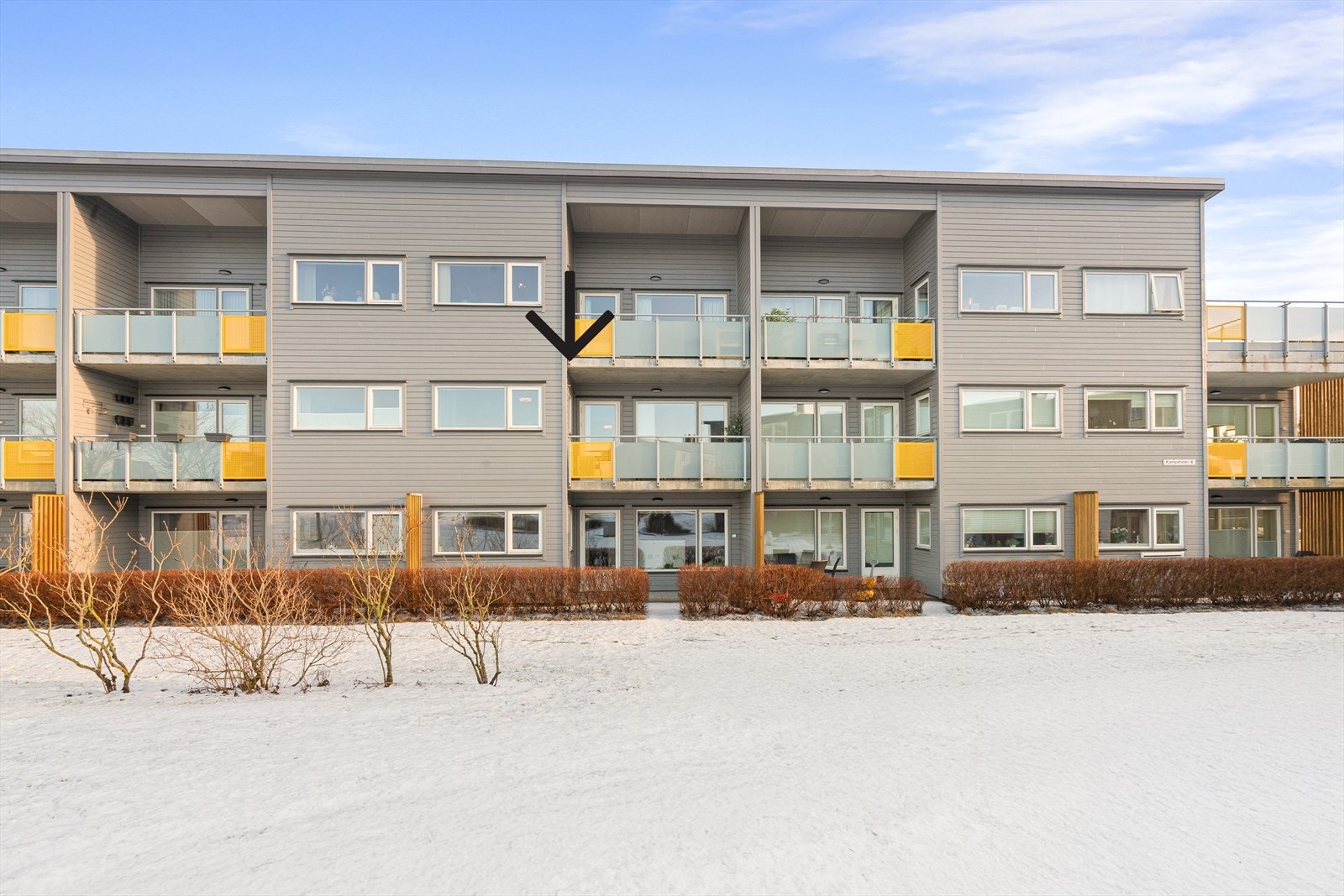 Leiligheten ligger i 2.etasje og det er parkering i lukket anlegg og heis Galleribilde